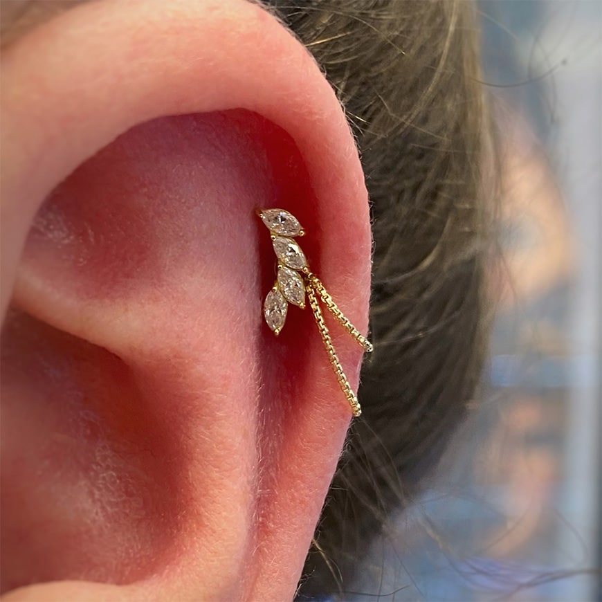 Helix-Piercing-with-Chains