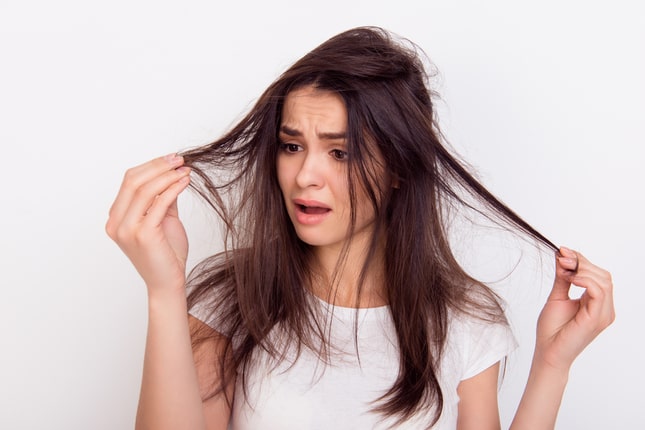 Top-8-Bad-Habits-That-Are-Damaging-Your-Hair-min