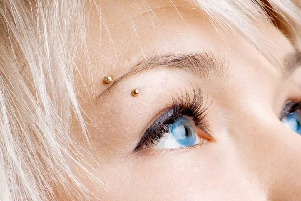 tp-eyebrow-piercing
