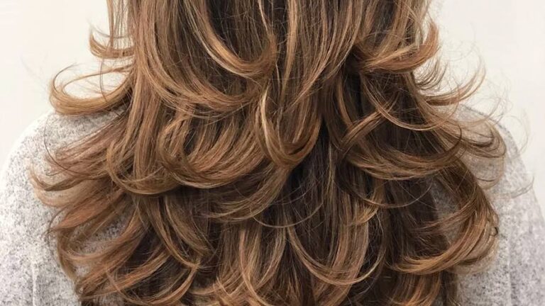 A-Complete-Guide-on-Layered-vs-Non-Layered-Hair-5